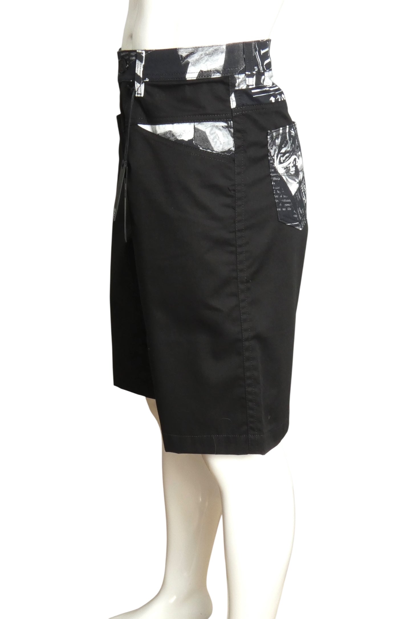 VERSACE JEANS COUTURE- NWT Black Cotton Magazine Shorts, Waist 30