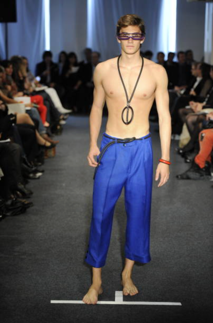 PIERRE CARDIN HAUTE COUTURE- 2011 Blue Rayon Cropped Pants, Waist 31
