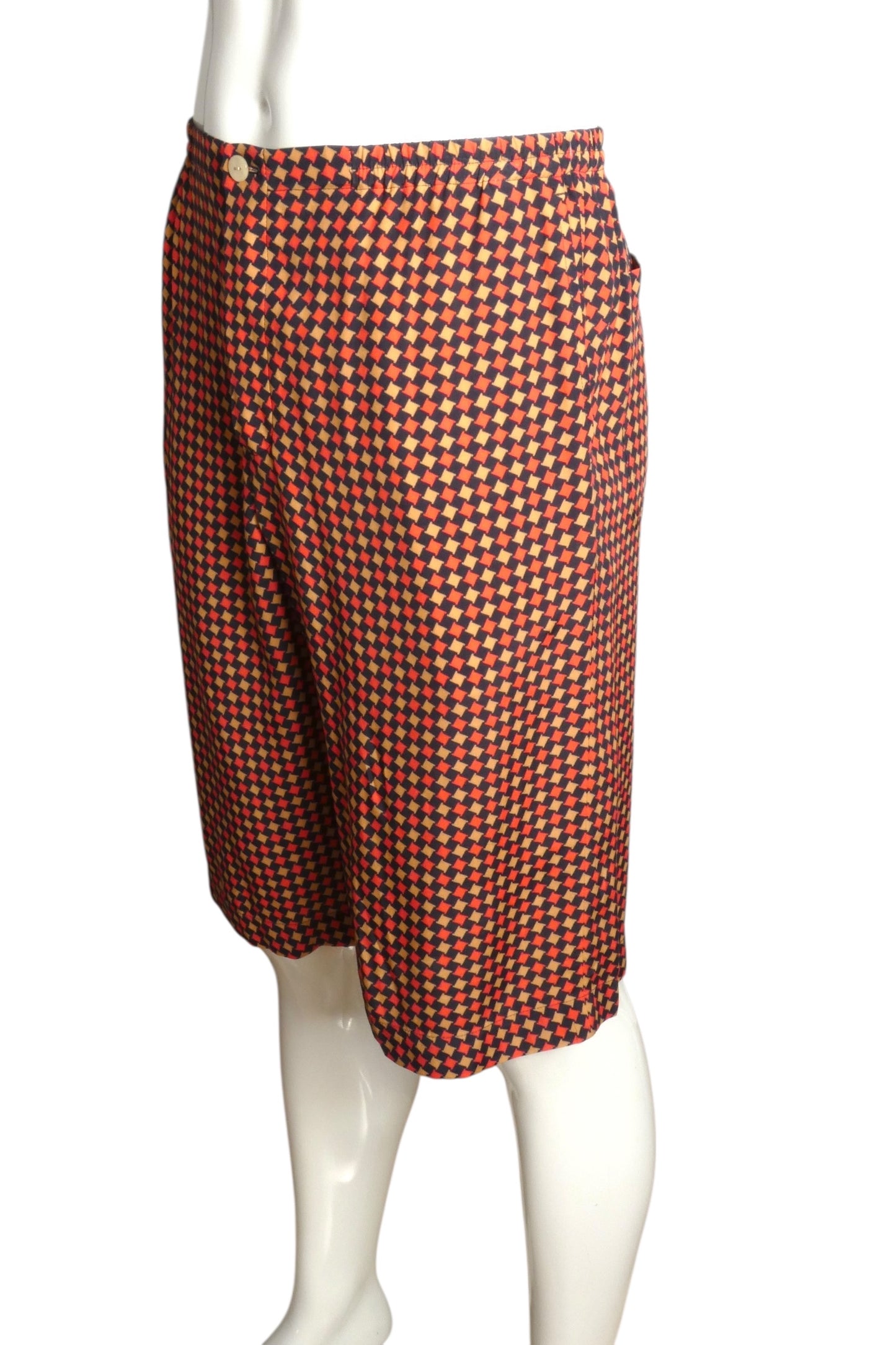 GUCCI- NWT 2023 Printed Crepe Shorts, Size Small