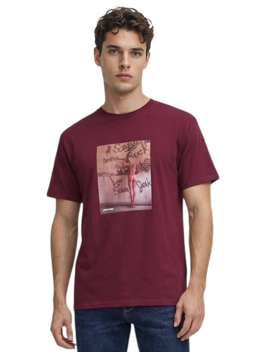 Graphic T-Shirt, Size Large