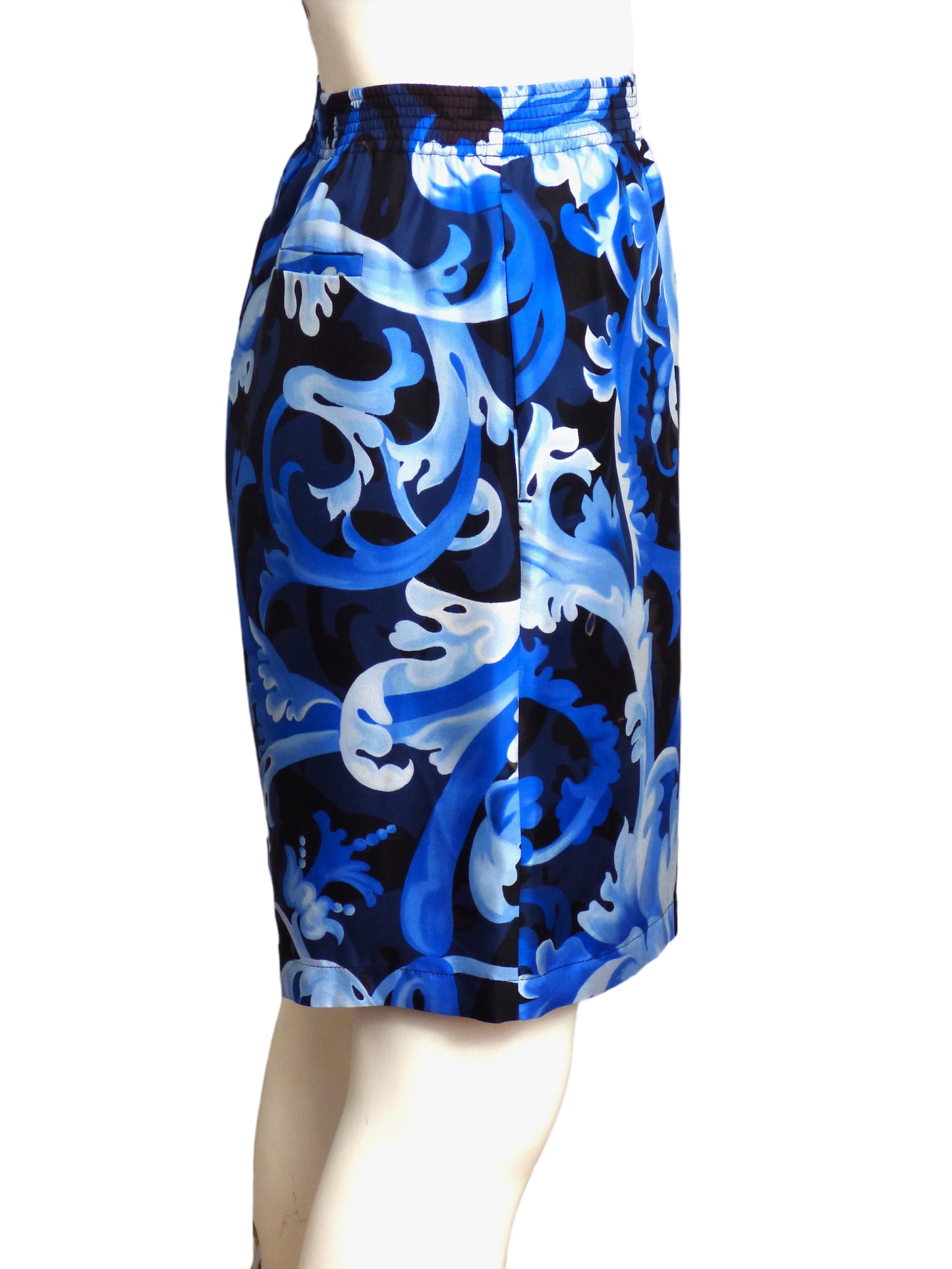 VERSACE- NWT 2022 Silk Print Sleep Shorts, Size Med