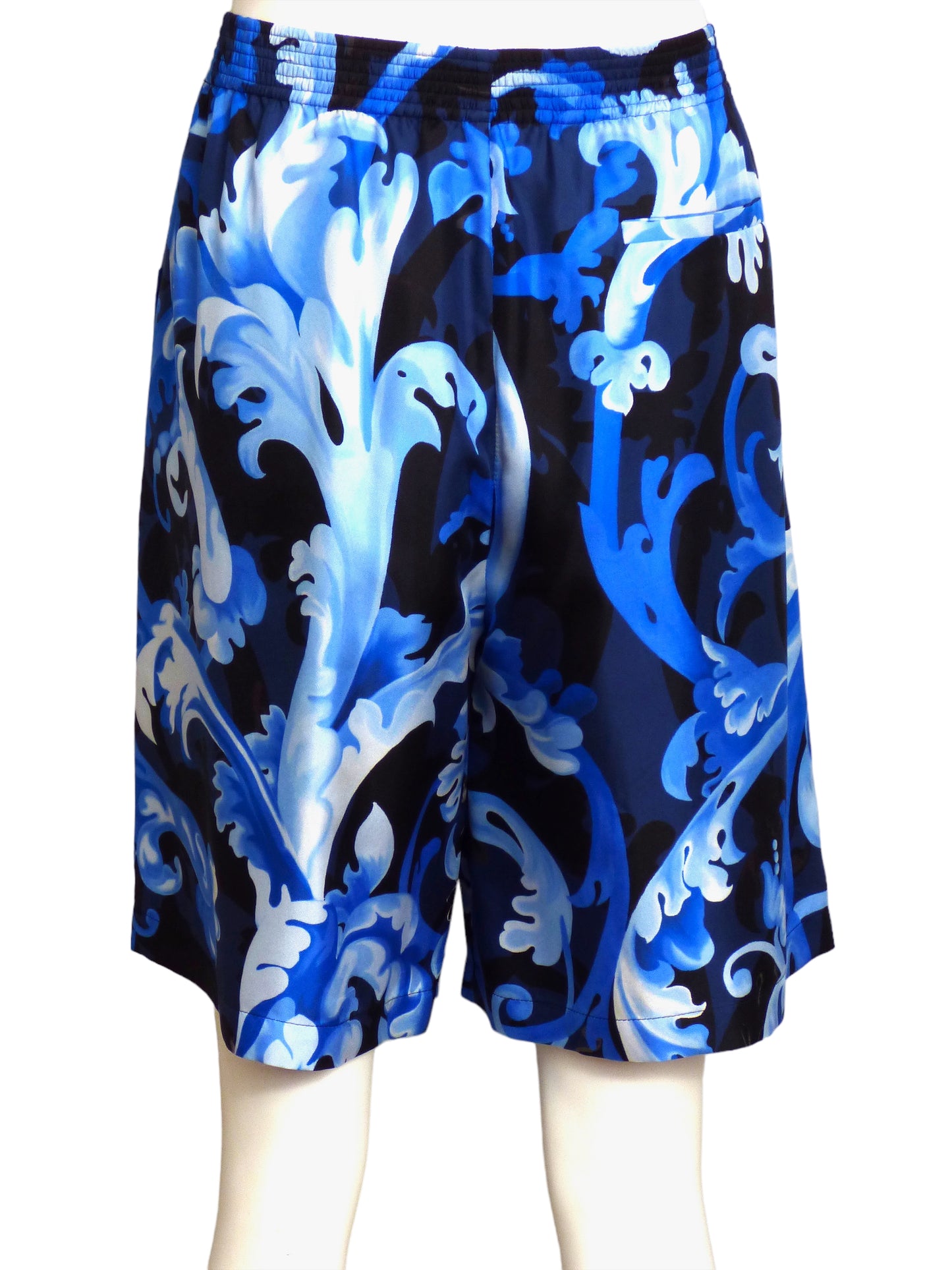 VERSACE- NWT 2022 Silk Print Sleep Shorts, Size Med